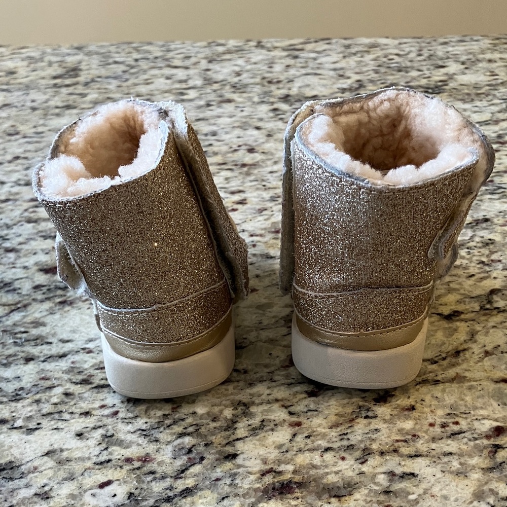 UGG Toddler Girls Gold Glitter Boots Size 2 Shearling Lined Velcro Closure - Picture 3 of 8